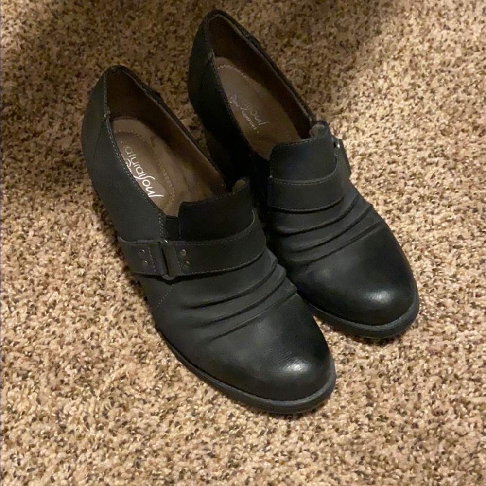 Natural soul all thru comfort women’s shoes